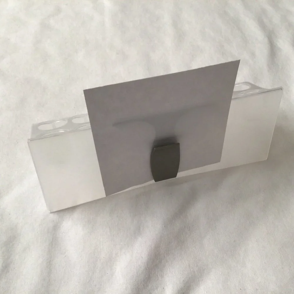 Makeup accessory holder / organizer